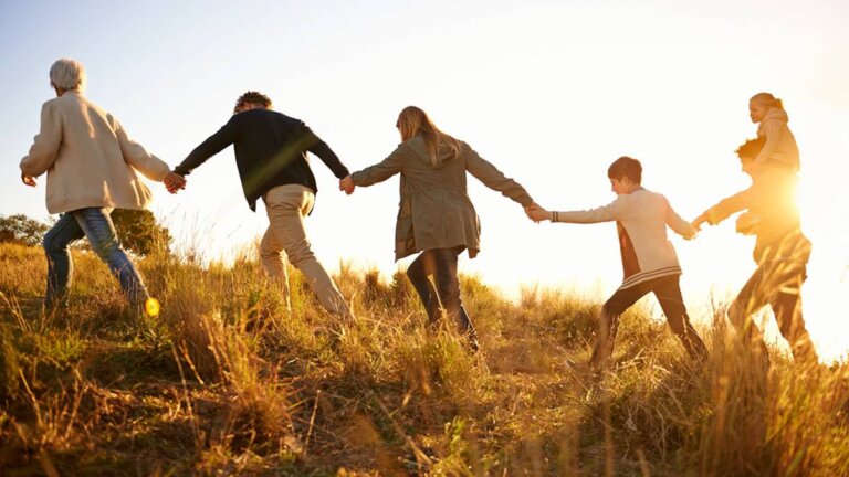 amigos-cogidos-de-la-mano